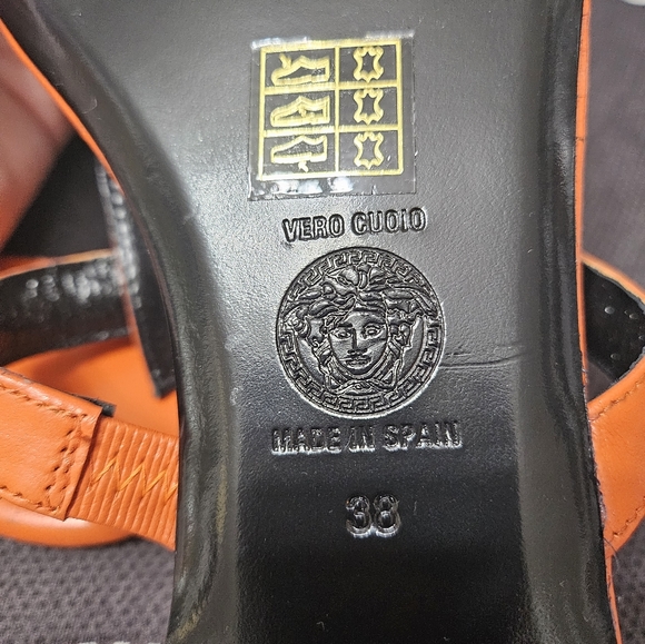 Versace orange leather sandals, flip-flop style. Never used,size 38 - Picture 5 of 11